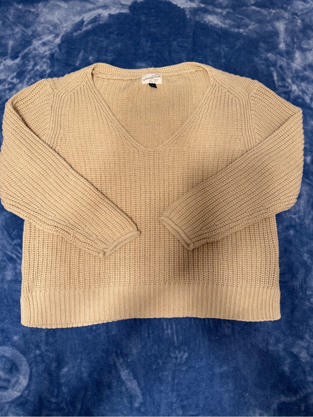 Universal Thread Beige V-Neck Chunky Knit Sweater